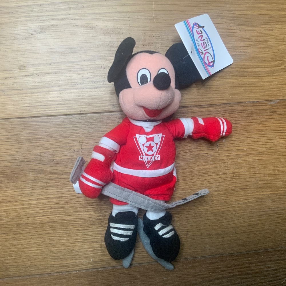 NWT The Disney Store Hockey Mickey Mouse Beanbag Toy